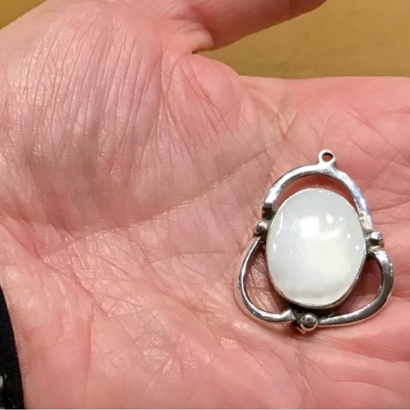 Bundle made. 1 silver Pendant 950 and Abalone w/pewter bracelet good condition - Picture 4 of 11